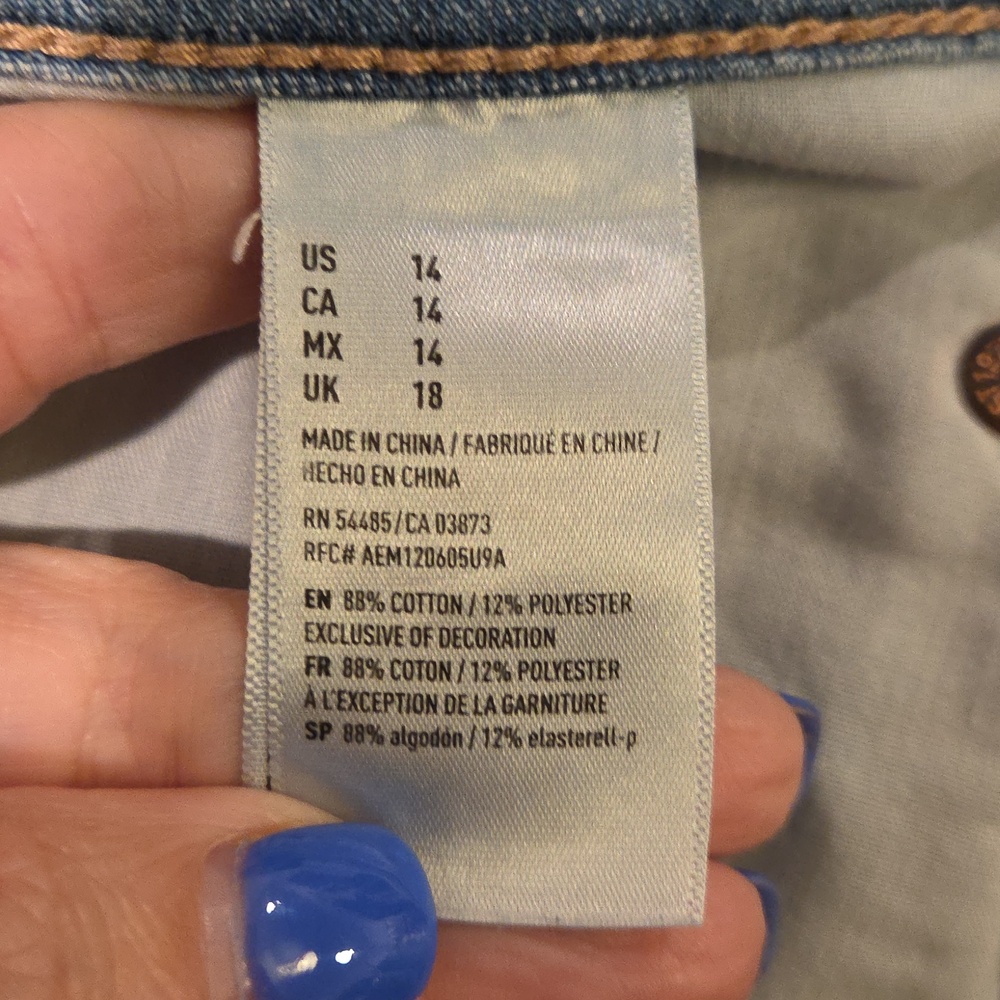 American Eagle Outfitters Light Blue Distressed Denim Cutoff Shorts Size 14! - Picture 4 of 12
